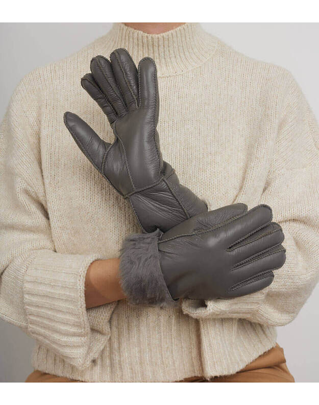 Moteriškos Pilkos Šiltos Kailinės Pirštinės MKP08